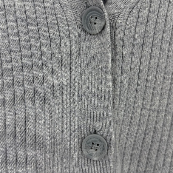 Tahari Extra-Fine Merino Wool Ribbed Button-Front Cardigan — Size Small — Gray - Picture 4 of 9